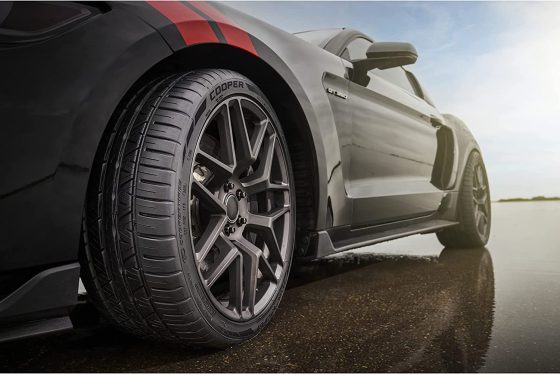 Cooper Zeon RS3-G1 All-Season 245/45R18 96Y Tire